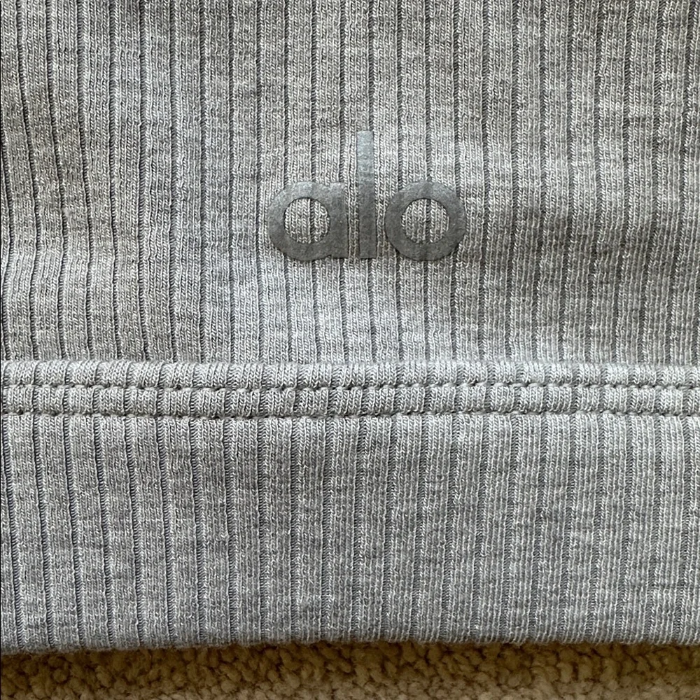 ALO Yoga Wellness Bra Ribbed Wide Thick Strap Stretch Workout Lounge Grey Medium